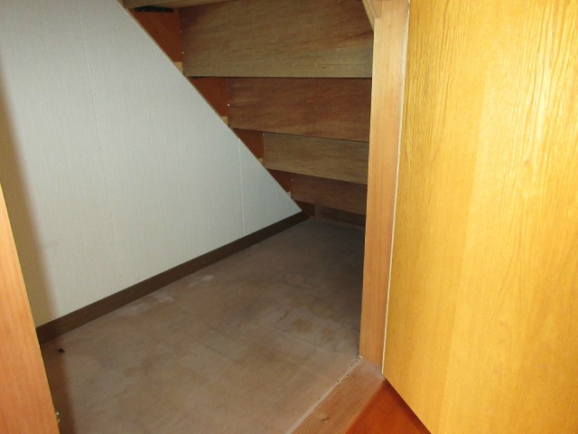 階段下収納